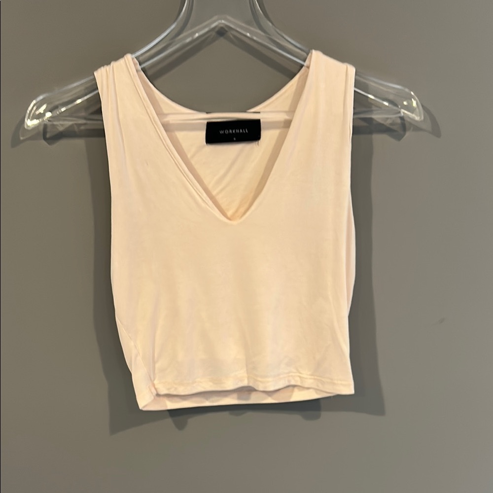 WORKHALL, baby pink sleeveless crop size M